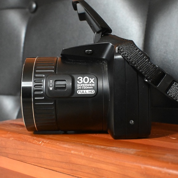 Fujifilm Finepix S6800 Solid Black Digital Camera With Blk/Wht Camera Strap - Picture 6 of 13